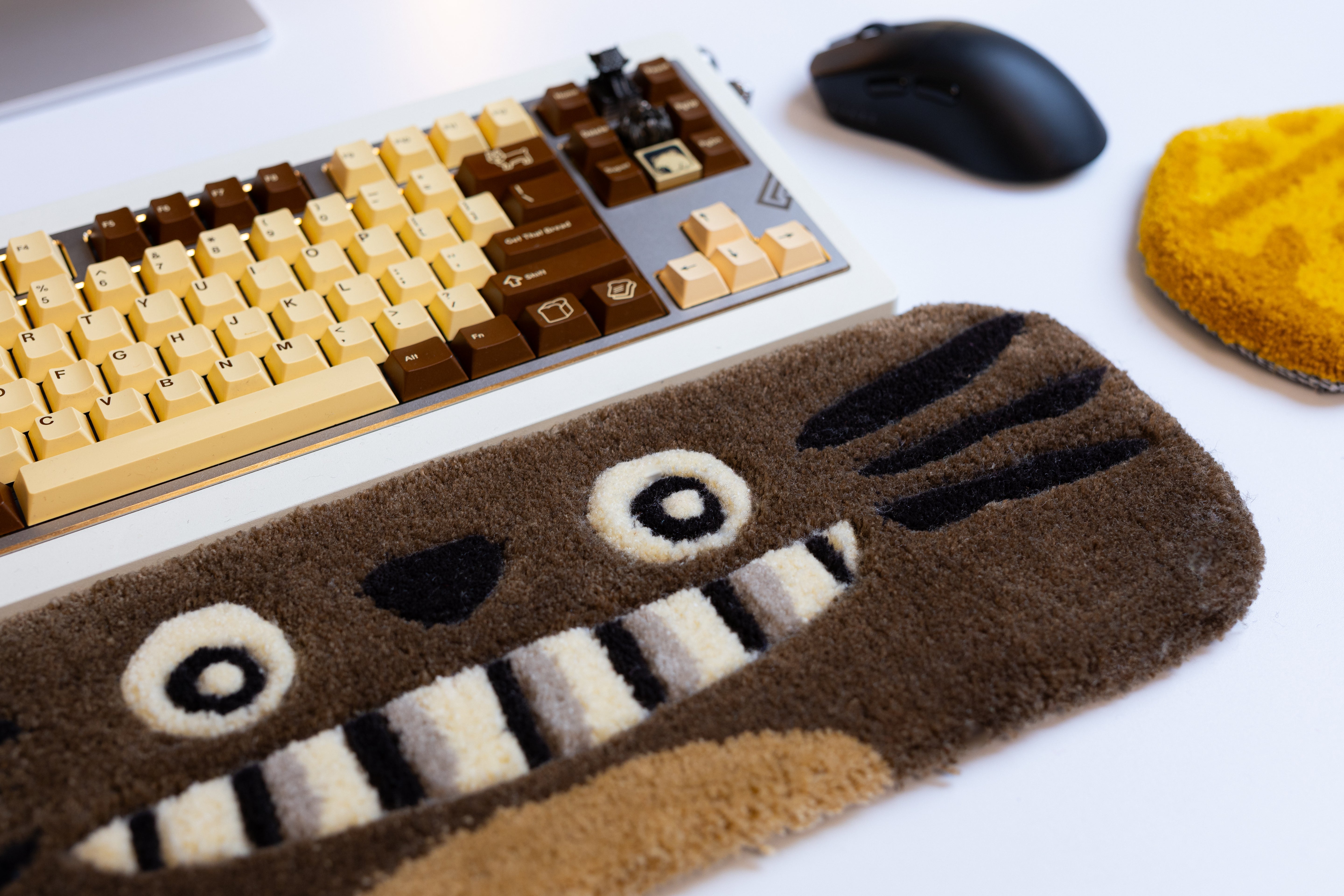 Totoro Keyboard Rug with Wrist Rest – Handmade Tufted Brown Desk Mat 45x15cm | Studio Ghibli Gamer Gift